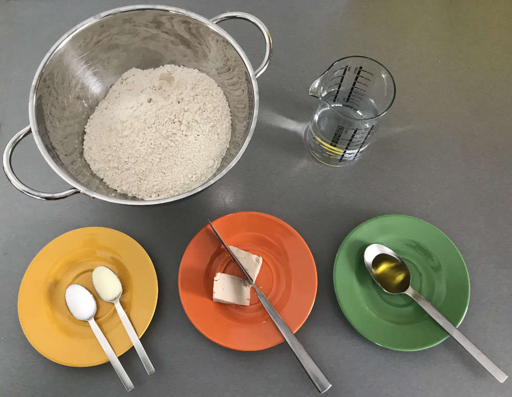 alle Zutaten für Pizzateig